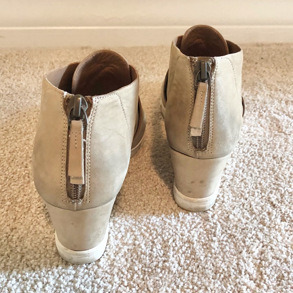 3/$10 🛍 LINEA PAOLO Wedge Sneaker - Picture 2 of 5